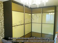 Шкаф-купе с компьютерным столом внутри